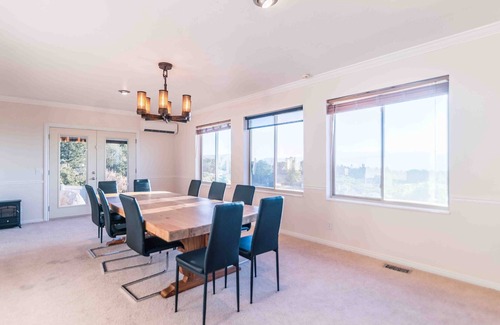 Sandy House | Million dollar views of the mountains! Million dollar views of a city scape!