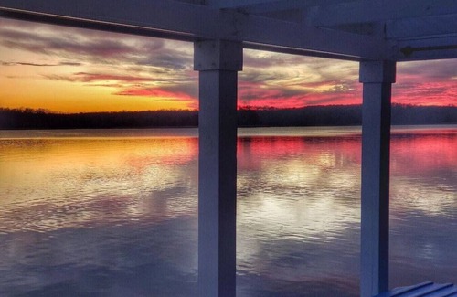 Winchester House | Million Dollar Views: Lakefront, Dock, Kayaks+More