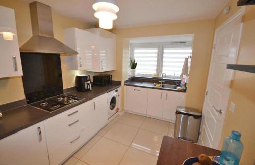 Milton Keynes House | Milton Keynes Retreat - 4 Bedroom Luxury House