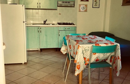 Defensola Apartment | MIMOSA B TRILOCALEin Residence Villa Carla 2 bedrooms, living room kitchenette