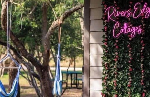 Fredericksburg Cottage | Mimosa Waterfront With Hot Tub