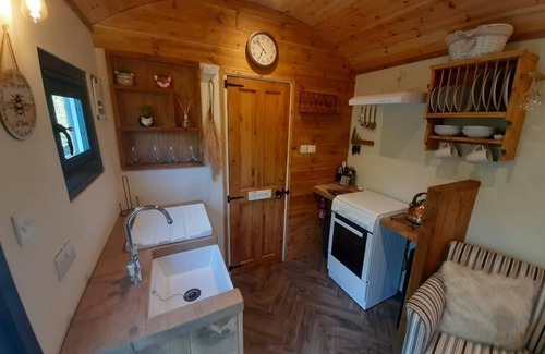 Malltraeth Cabin | Min yr Afon - Cabin - Sleeps 2 - Hot Tub - Parking