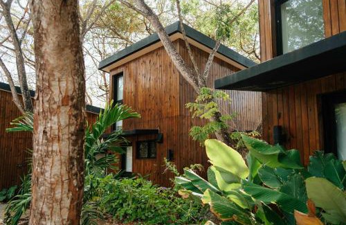 Las Escobas del Venado Apartment | Mind - Oceanfront Jungle Loft