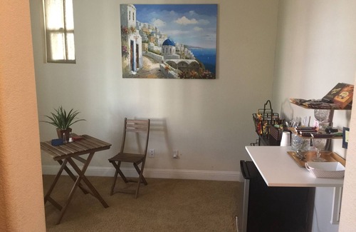 Hood House | Mini Suite with attached bath non smoking