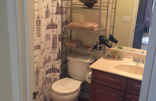 Hood House | Mini Suite with attached bath non smoking