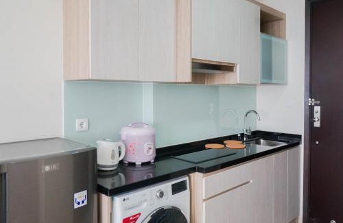 Cikini Apartment | Minimalist and Homey Studio Menteng Park Apartment By Travelio
