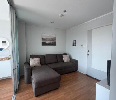 Taling Chan Apartment | Minimalist Condo in Pinklao