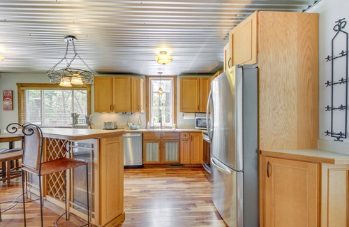 Ossipee Cabin | Minnesota Cabin w/Deck & Private Beach