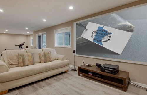 Excelsior House | MINNESTAY* Excelsior Commons ★ HomeTheater ★ Massage Chair ★ Minnetonka ★ Office
