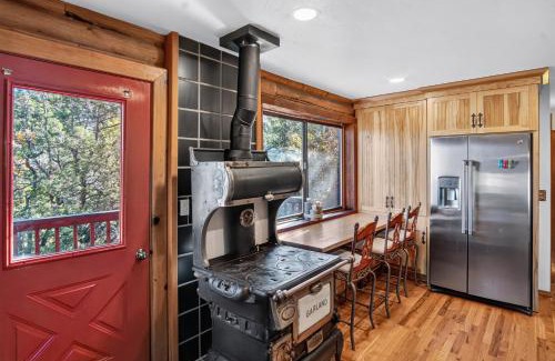 Prescott House | Minnie Mine Cabin Retreat cabin