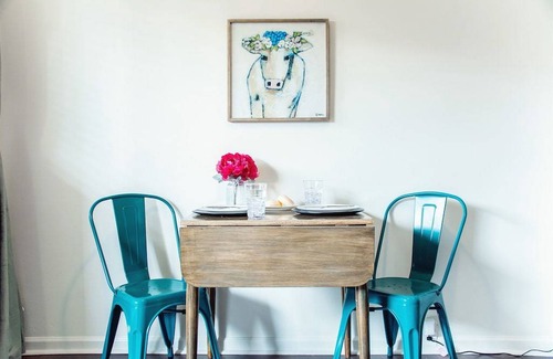 Melrose Apartment | Mins to Downtown Nashville ️Dog Friendly