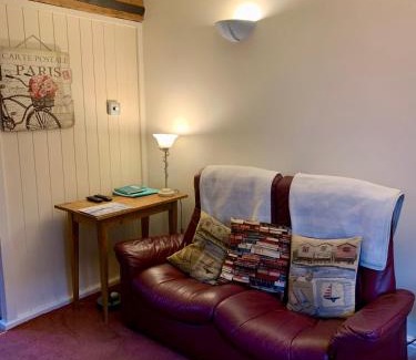 Hythe House | Minty Cottage