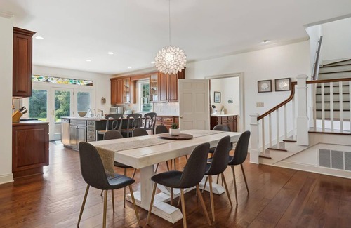 Unionville House | Minutes from Downtown Easton and St. Michaels | Pool | Hot Tub | Kayaks | Privat