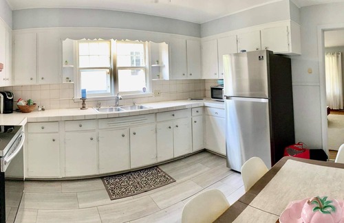 Niagara Falls Apartment | Minutes to all the Adventure! Little Italy 2BR 1st Fl Niagara Wonder"Falls" ❤💦