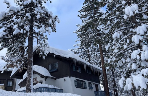 Tahoe Tyrol Ski Chalet | Minutes to Tahoe fun! Family friendly retreat