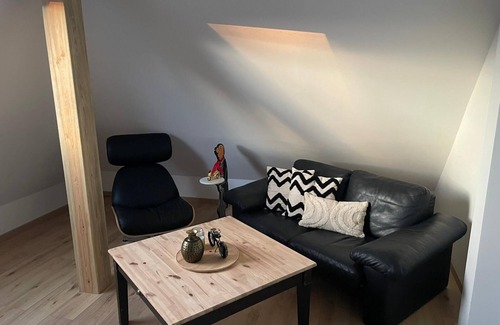 Gelsenkirchen-Mitte Condo | MIO's Modern DG. Apartment in central location