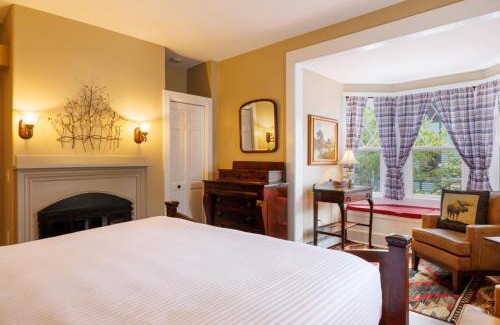 Bar Harbor House | Mira Monte Inn & Suites
