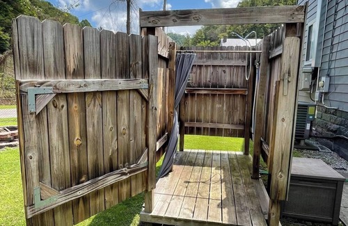 Elbert House | Miracle Mountain Trail house