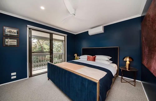 Somers House | Miramar Hideaway Water views walk to beach