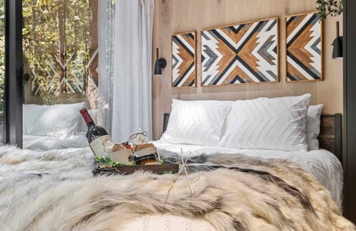 Lupton City Cabin | Mirror Cabin Forest S