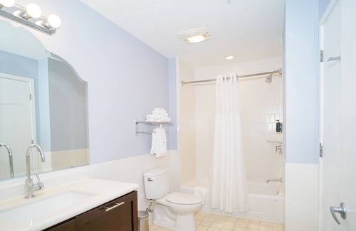 Celebration Apartment | MIRROR WORKOUT Pet-Friendly Apartment near Disney