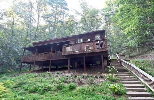 Berkeley Springs Cabin | Mishka at Sleepy Creek