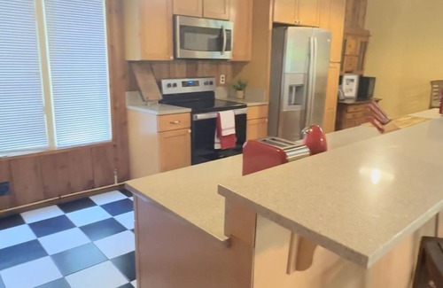 Grand Rivers House | Miss Patti’s and Bill’s former home located within walking to Patti’s Settlement