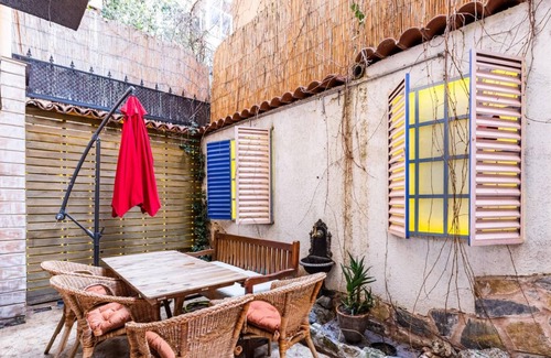 Nisantasi Apartment | Missafir Apartment with Backyard in Nisantasi