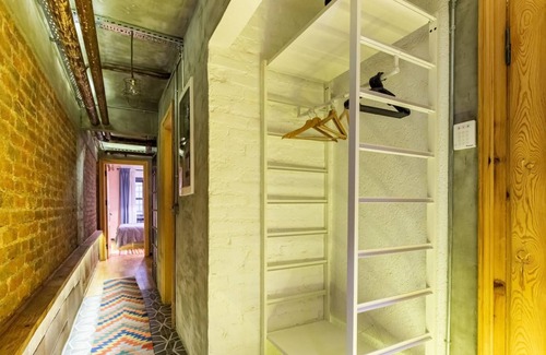 Nisantasi Apartment | Missafir Apartment with Backyard in Nisantasi