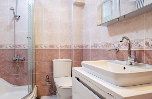 Uskudar Apartment | Missafir Apartment with a Panoramic Bosphorus View