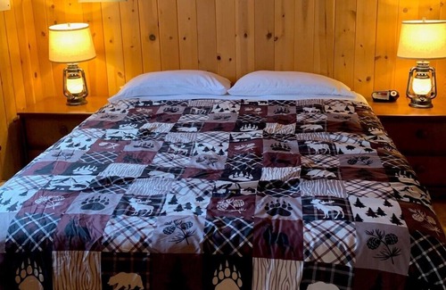 Okanagan-Similkameen Cabin | Missezula Lake Cabin 7 min walk to Beach & Lake