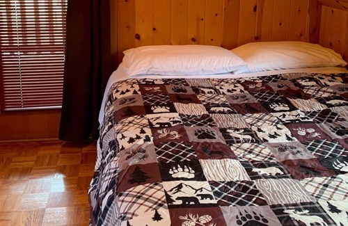 Okanagan-Similkameen Cabin | Missezula Lake Cabin 7 min walk to Beach & Lake