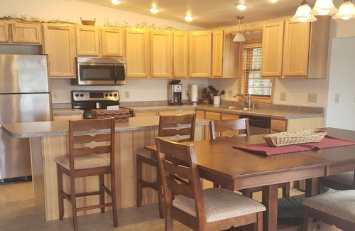 De Soto Cabin | Mississippi Cabin-- fully furnished