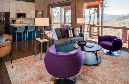 Lansing House | Misty Glen. Modern Mnt Retreats. The Sugar Maple