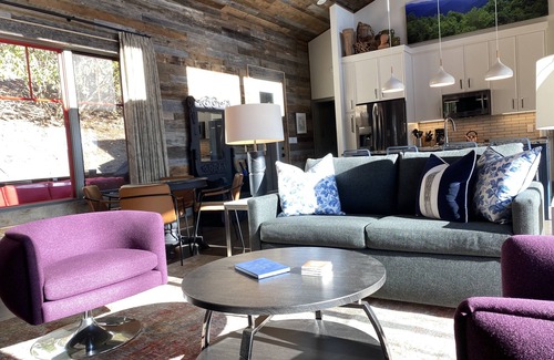 Lansing House | Misty Glen. Modern Mnt Retreats. The Sugar Maple