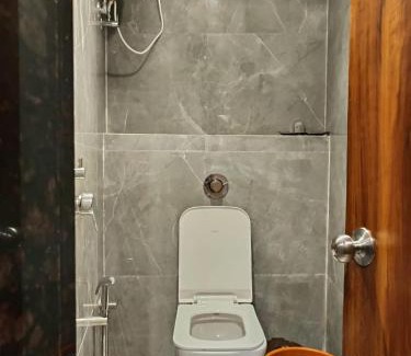 Marol Apartment | MKH DORMITORY