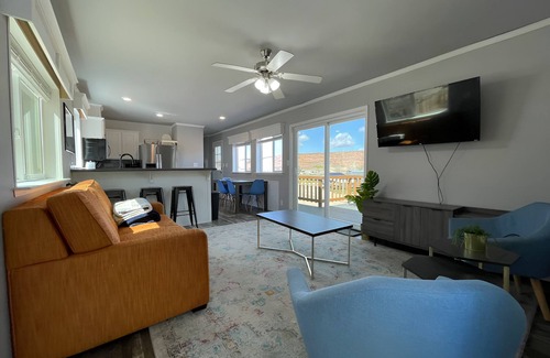 Moab South Valley House | Moab’s Majestic Escape to The Red Rock W/EV Outlet