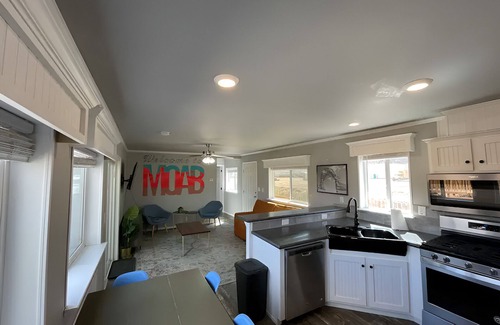 Moab South Valley House | Moab’s Majestic Escape to The Red Rock W/EV Outlet