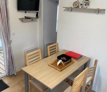 Onzain Other | Mobil Home tout confort idéal pour 4 personnes dans le Domaine de Dugny CAMPING 4 ETOILES, Proche de Blois, du Zoo de beauval et des Châteaux de la Loire