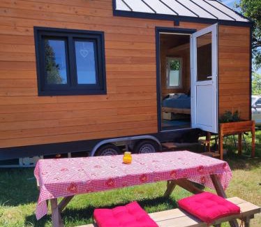 Mayrhof Apartment | Mobile Tinyhouse 2 by Wolfsberger