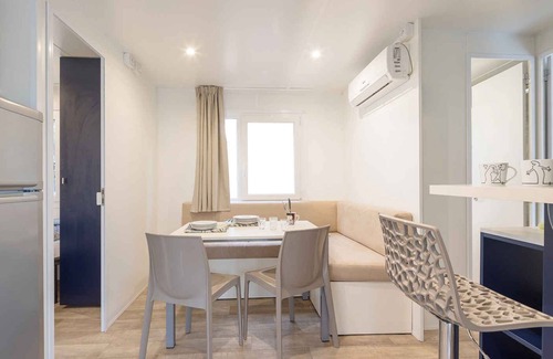 Vignola Mare House | Mobilehome with beach service and pool