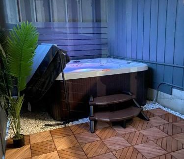 Pacific Beach House | Mobys Beach Getaway Sleeps 11! Flat Beach Access Near Seabrook in Pacific Beach