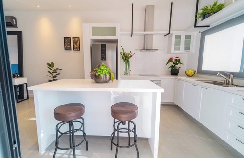 Foz do Iguacu House | Modern Villa with KING BED in the heart of Iguaçu Falls