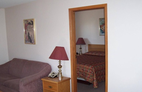 East Kootenay Hotel | Model A Inn