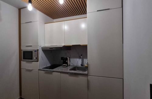 Saint-Germain-les-Corbeil Apartment | Modern studio with private Jacuzzi