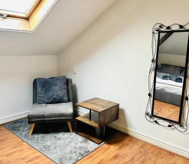 Newark Apartment | Modern 1-Bed Retreat in heart of newark-with ease access to local attractions and transport