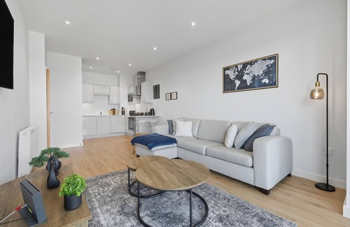 Potters Bar Apartment | Modern 1 Bedroom Apartment |16 minutes to Central London