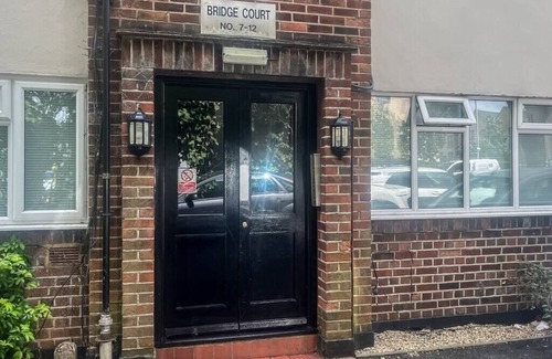 Bray on Thames Apartment | Modern 1 Bedroom Apt in Maidenhead nr River Thames