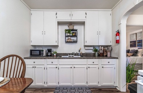 Borger Apartment | Modern 1-Bedroom Apartment in Borger TX, WiFi Included