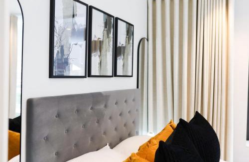 Cape Town City Centre Apartment | Modern 1 Bedroom at Foreshore Place Mountain Views & Walk to V&A